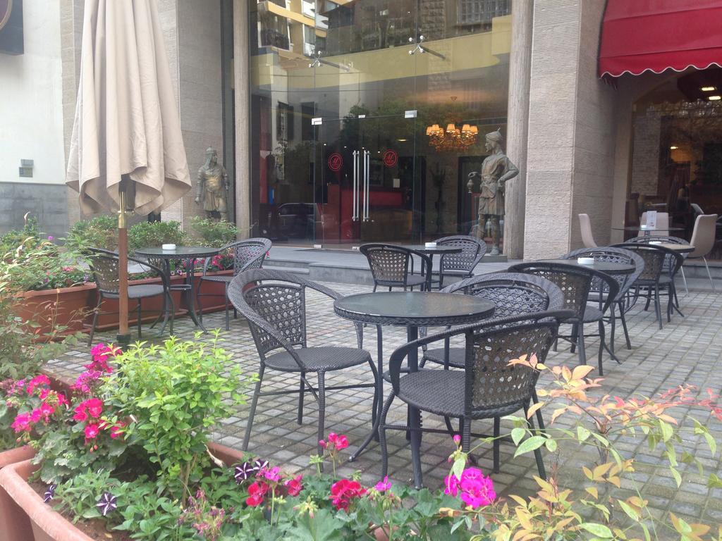 Midtown Hotel & Suites Beirut Exterior foto